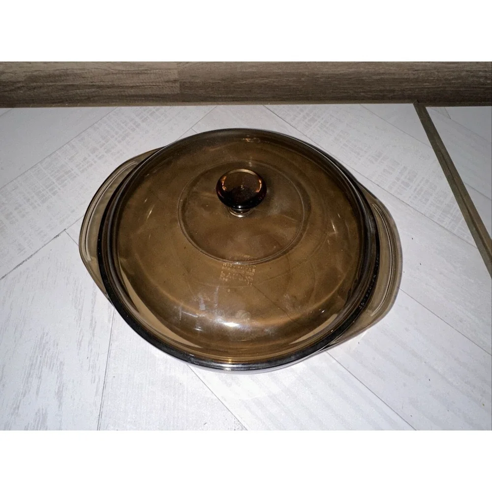 PYREX #024 21 D-3 2-Qt Brown Amber Round Casserole Dish Bowl w/ Lid‎